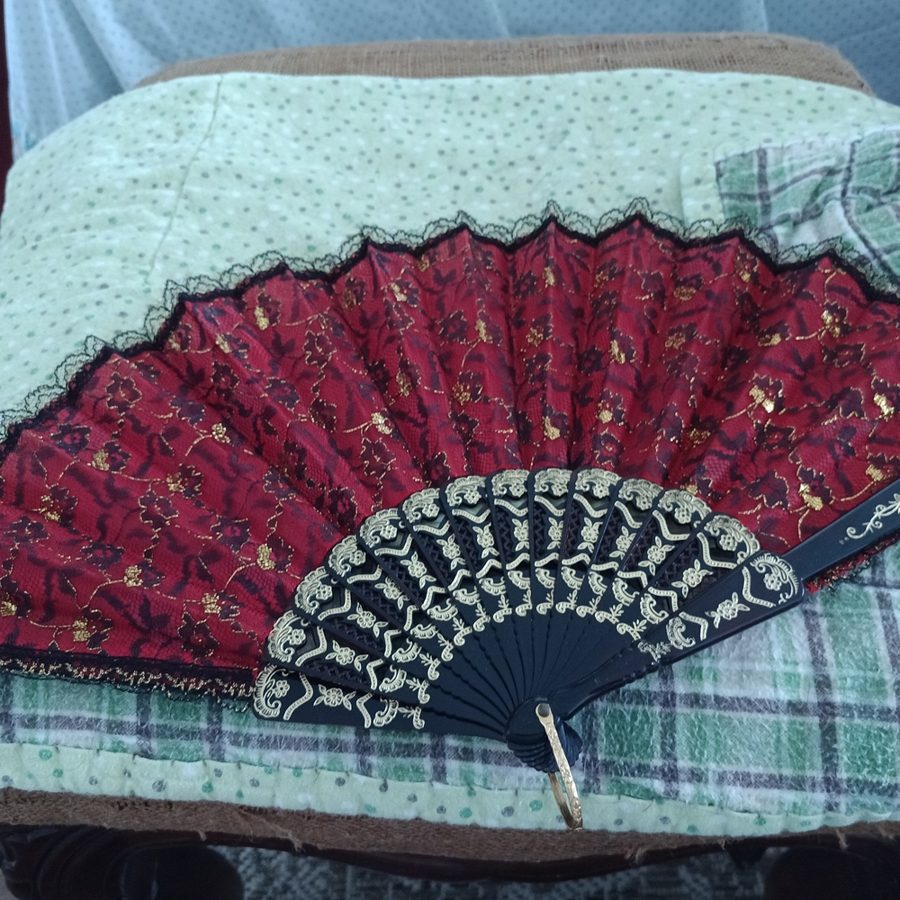 Vintage Flamenco Elegant Red and Black Hand Fan W/lace